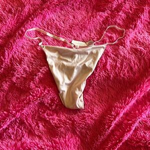 Vintage v-string by Victoria’s Secret new with tags